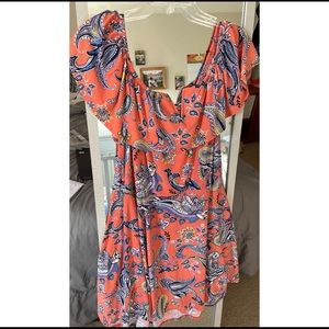 Super cute summer dress! Very flattering 🧡🧡